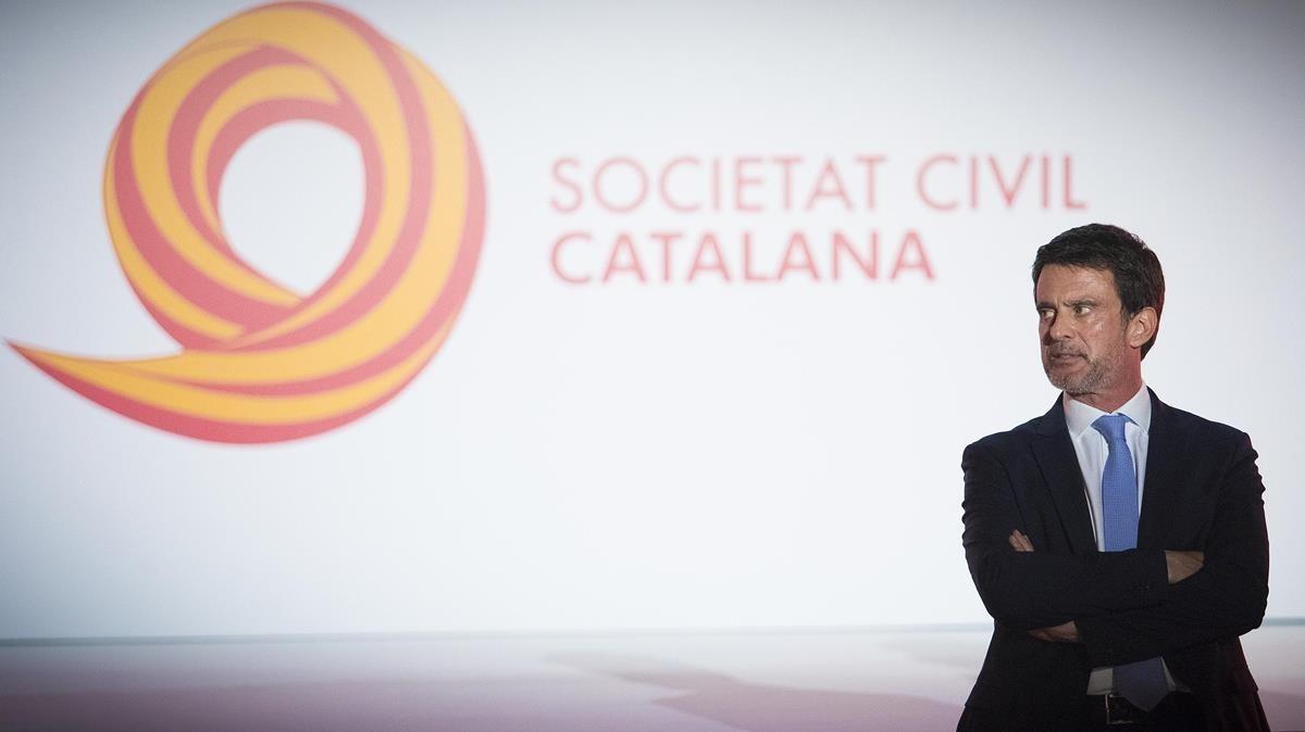 Valls, en un acto de Societat Civil Catalana, en abril pasado.