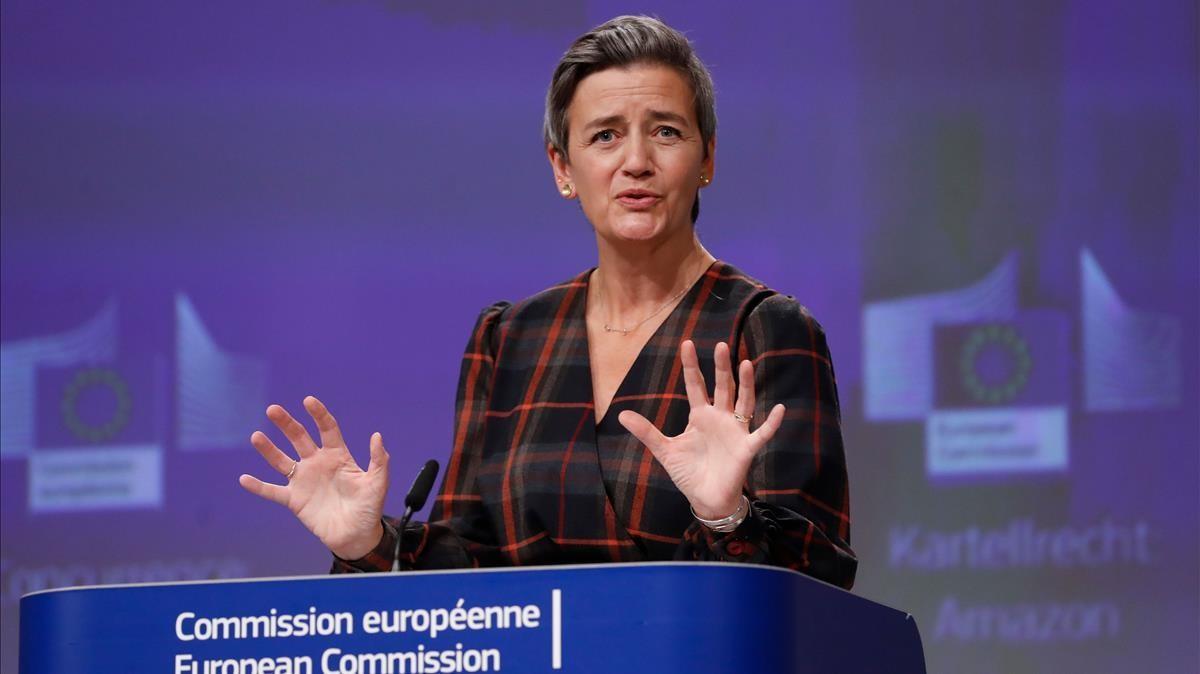 European Executive Vice-President Margrethe Vestager gives a press conference on an anti-trust case with the multinational technology company  Amazon website at European Commission in Brussels on November 10  2020  - The European Union formally accused US giant Amazon on November 10  2020  of abusing its control over an online marketplace to distort competition  a breach of anti-trust rules  Competition commissioner Margrethe Vestager said Brussels had informed the company of its view and would push on with an investigation  while opening a second formal probe  (Photo by Olivier HOSLET   POOL   AFP)