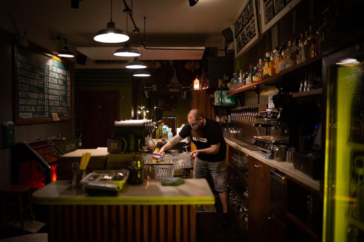 El ‘contrabaròmetre’ dels bars de Barcelona: sector i opinió pública difereixen així