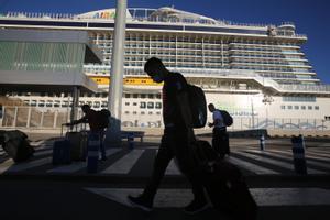 El plan de recorte de los cruceros en Barcelona contrasta con un año de caída de pasajeros