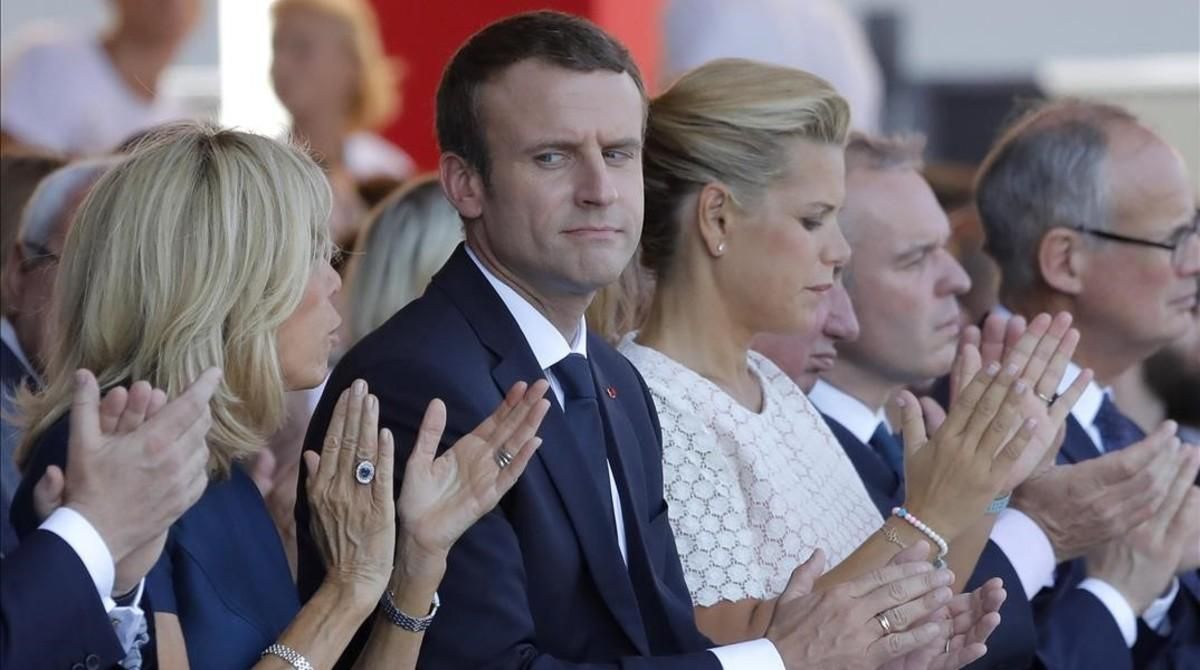 El presidente de Francia Emmanuel Macron y su mujer Brigitte durante los actos de conmemoracion en Niza del primer aniversario del atentado terrorista. El presidente de Francia Emmanuel Macron y su mujer Brigitte durante los actos de conmemoracion en Niza del primer aniversario del atentado terrorista.