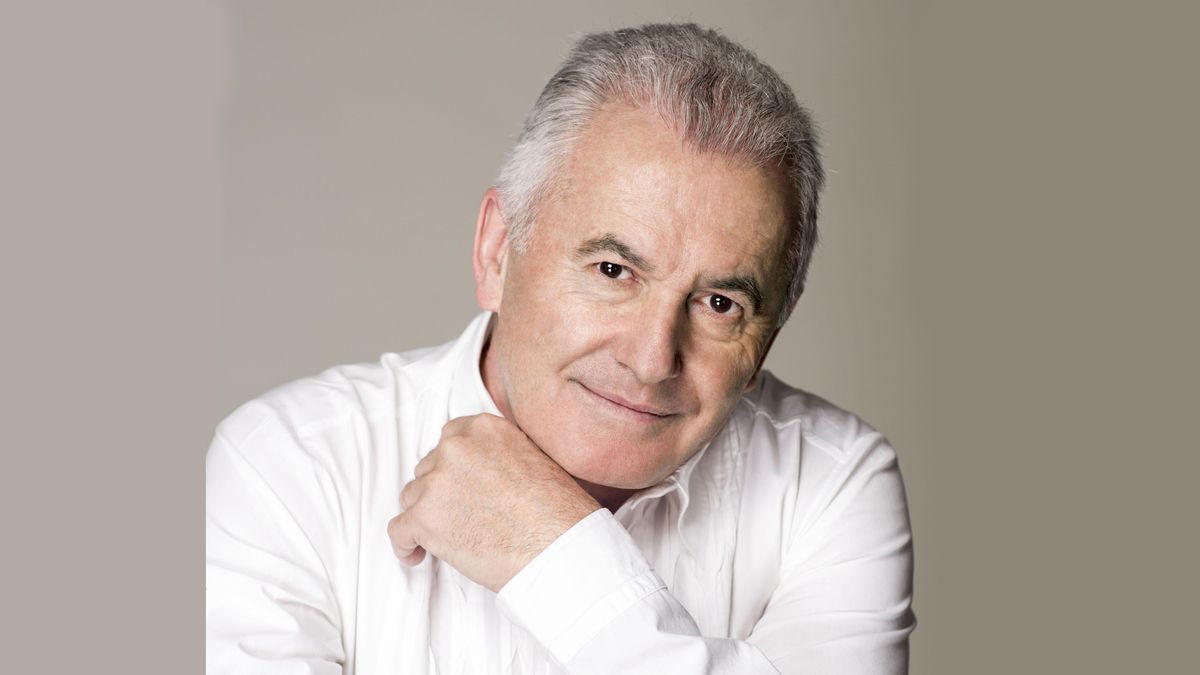 El cantautor Víctor Manuel. El cantautor Víctor Manuel.
