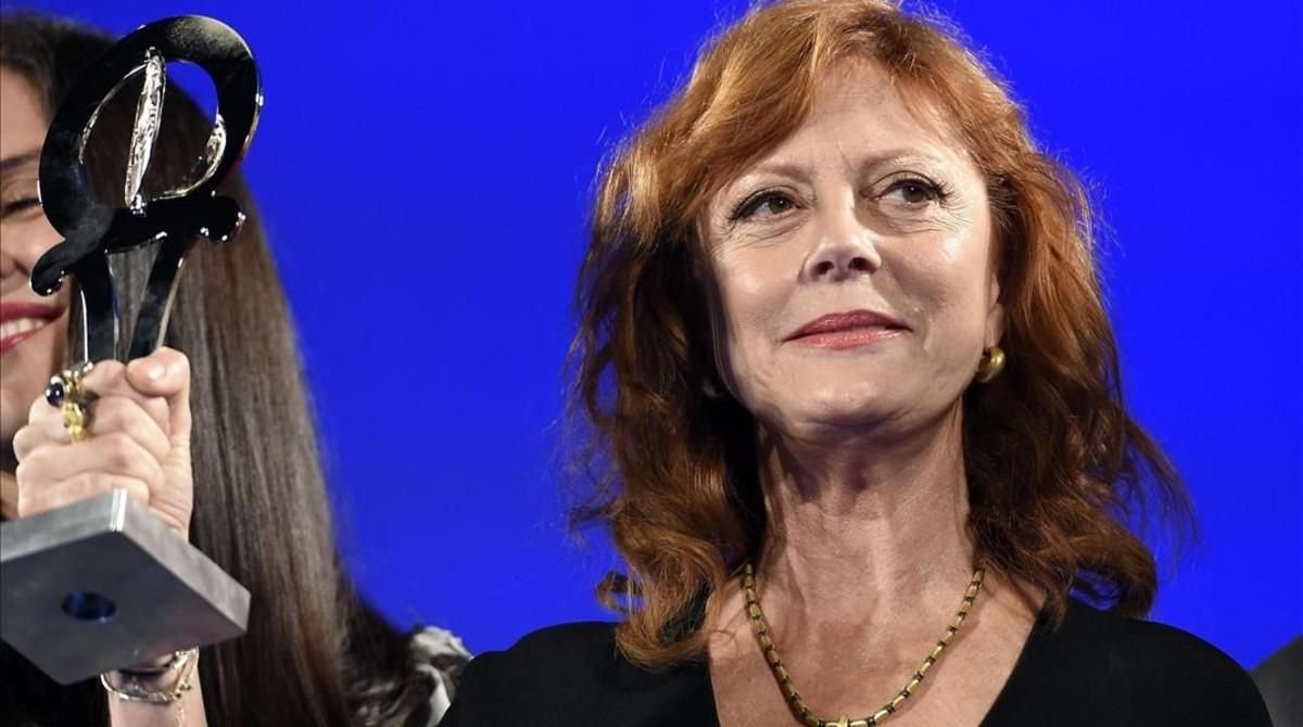 Susan Sarandon, en la entrega de premios en el Festival de Cine de Taormina (Italia), el 12 de junio. Susan Sarandon, en la entrega de premios en el Festival de Cine de Taormina (Italia), el 12 de junio.