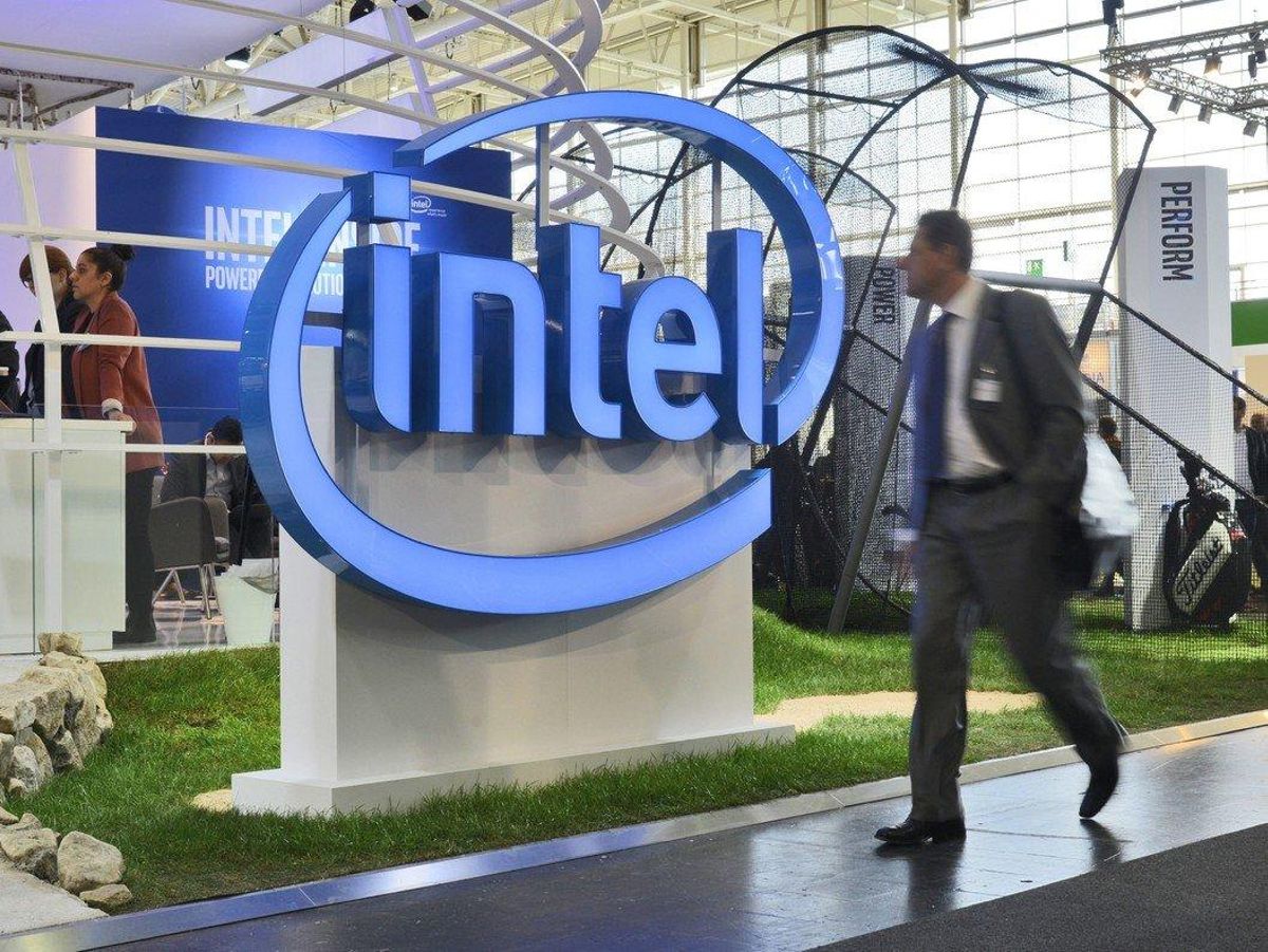 Estand de Intel en una feria tecnológica en Hannover, Alemania, en el 2016. Estand de Intel en una feria tecnológica en Hannover, Alemania, en el 2016.