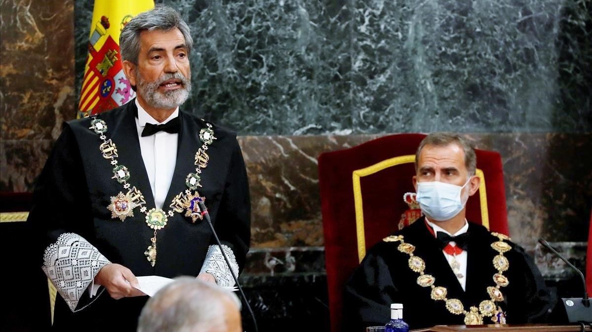El presidente del Consejo General del Poder Judicial, Carlos Lesmes, interviene en presencia del rey Felipe VI en la apertura del año judicial. El presidente del Consejo General del Poder Judicial, Carlos Lesmes, interviene en presencia del rey Felipe VI en la apertura del año judicial.