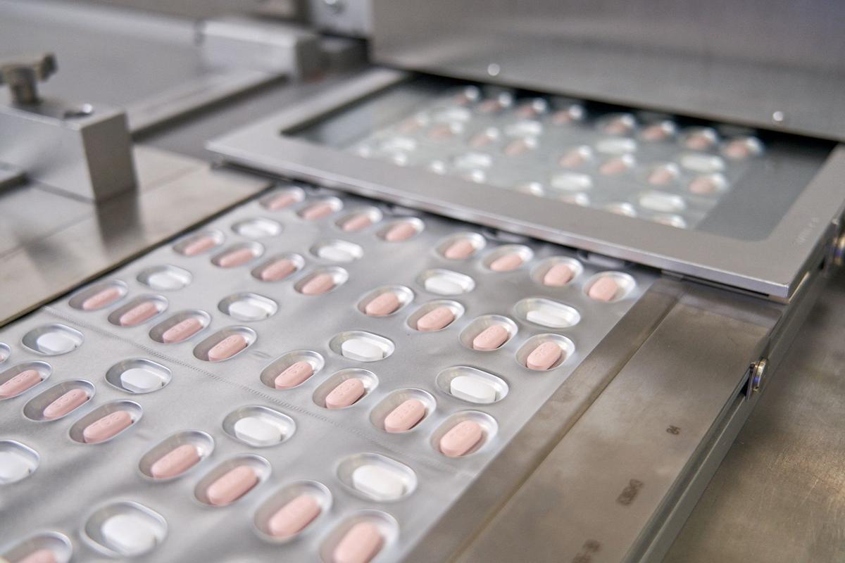 Els Estats Units autoritzen l’ús d’emergència de la pastilla anticovid de Pfizer