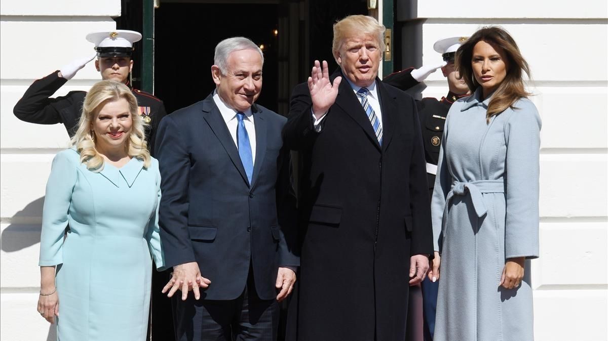 Trump y Netanyahu, con sus respectivas esposas, en marzo del 2018 en Washington. Trump y Netanyahu, con sus respectivas esposas, en marzo del 2018 en Washington.