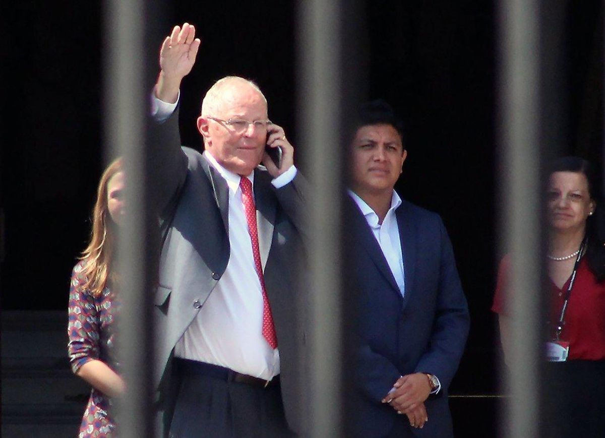 El ex mandatario recibió la noticia en la Unidad de Cuidados Intensivos (UCI) de la clínica Angloamericana. El ex mandatario recibió la noticia en la Unidad de Cuidados Intensivos (UCI) de la clínica Angloamericana.