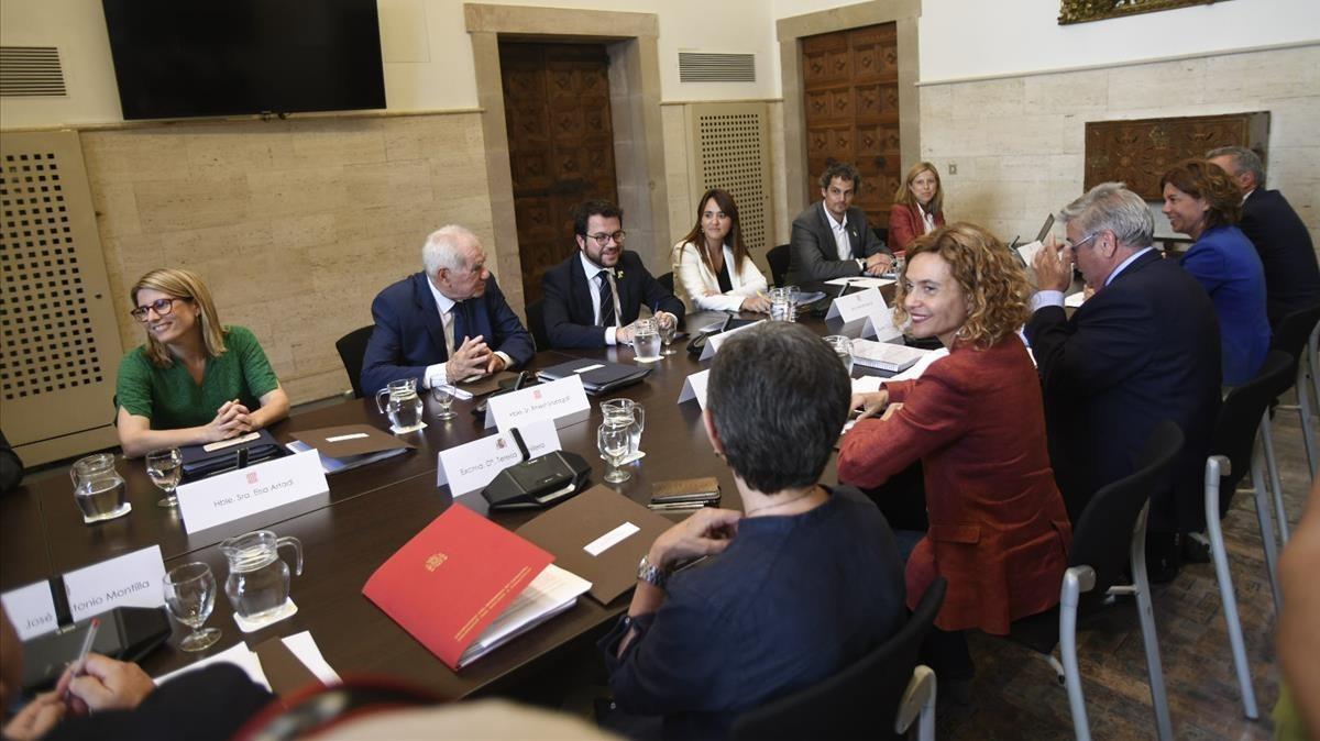 Gobierno y Generalitat reunidos en la Comisión Bilateral. Gobierno y Generalitat reunidos en la Comisión Bilateral.