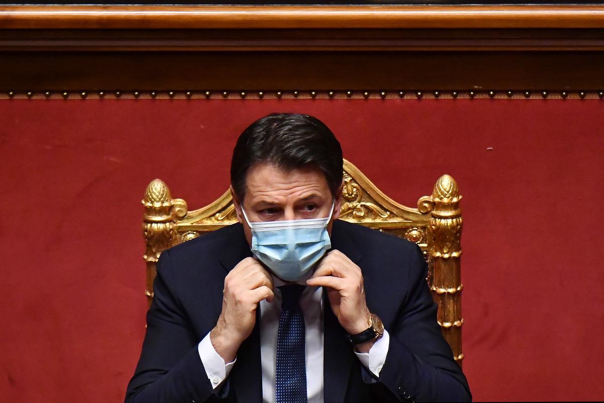 Itàlia: olor de naftalina Itàlia: olor de naftalina