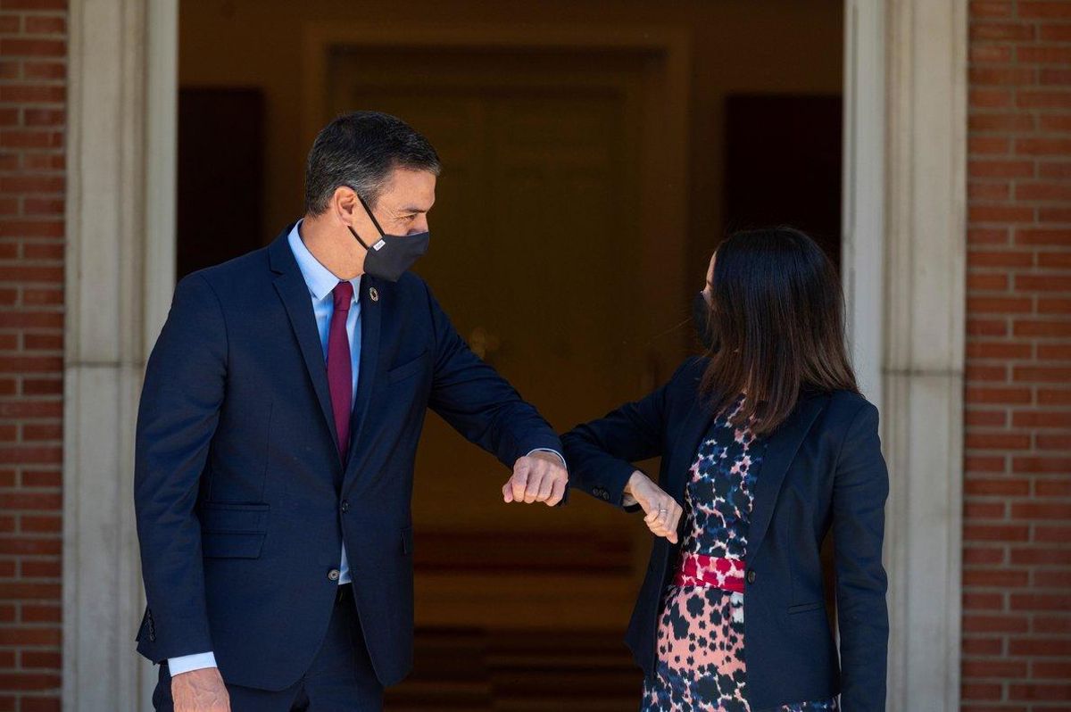 El presidente del Gobierno, Pedro Sánchez, recibe a la líder de Ciudadanos, Inés Arrimadas, este 2 de septiembre en la Moncloa. El presidente del Gobierno, Pedro Sánchez, recibe a la líder de Ciudadanos, Inés Arrimadas, este 2 de septiembre en la Moncloa.