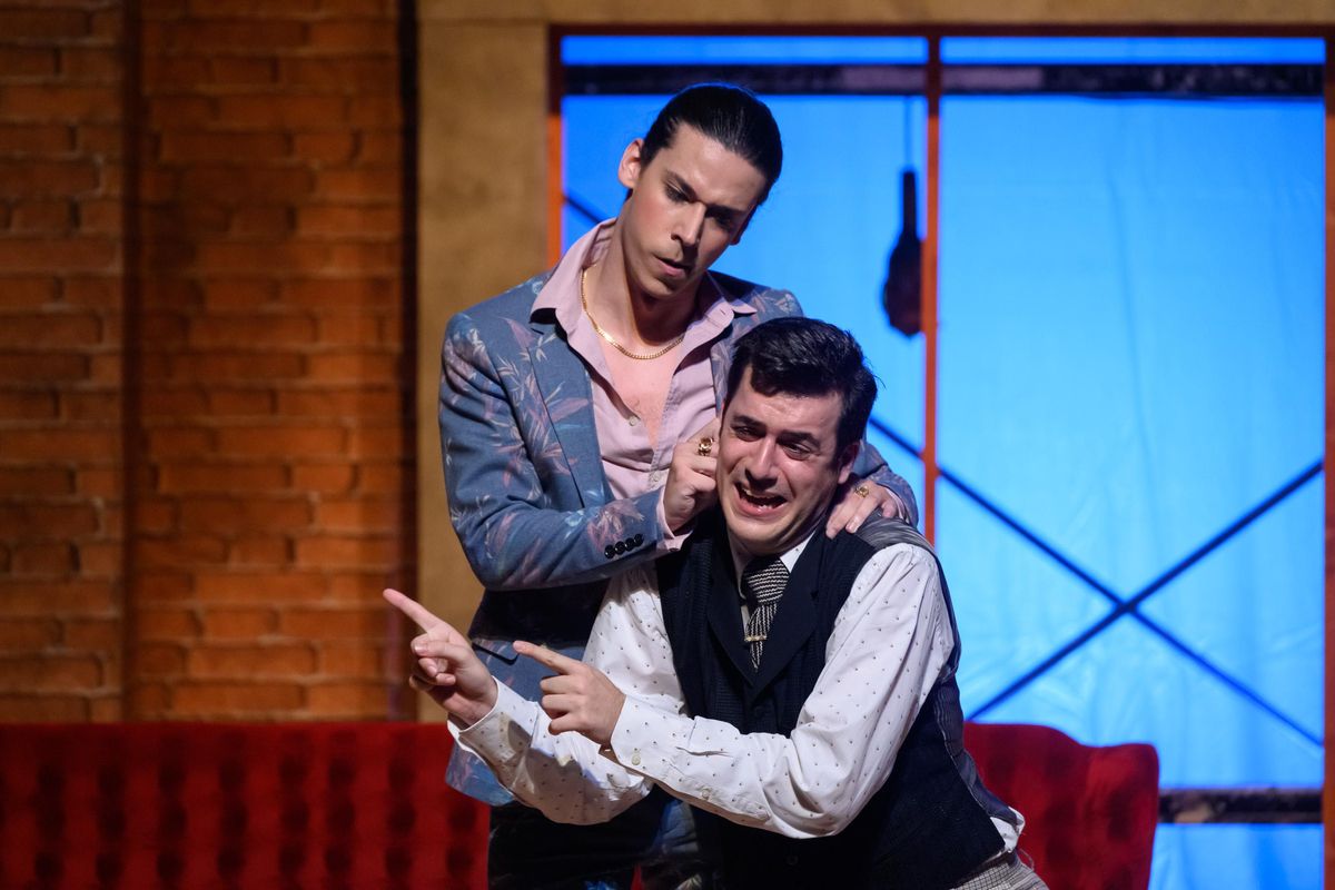 Jan Antem y Carles Pachón, en una escena de ’La scala di seta’, en el Romea. Jan Antem y Carles Pachón, en una escena de ’La scala di seta’, en el Romea.