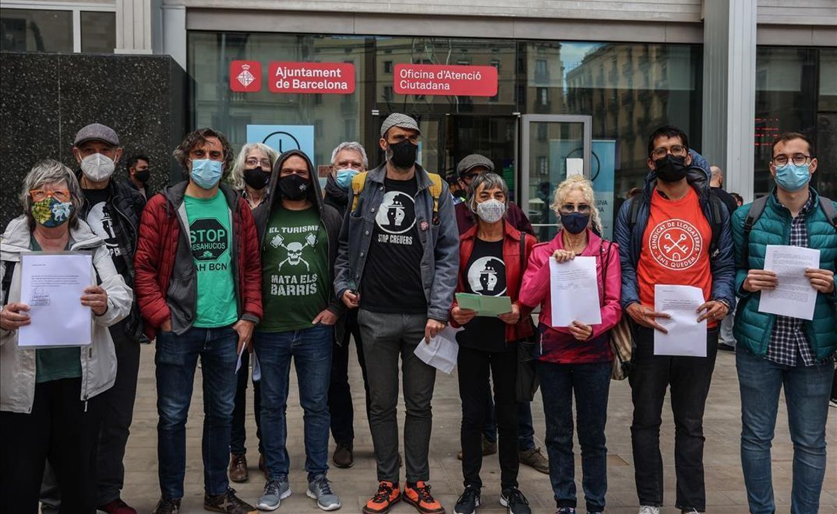 Miembros de varios colectivos vecinales de la ciudad que han presentado alegaciones al PEUAT. Miembros de varios colectivos vecinales de la ciudad que han presentado alegaciones al PEUAT.