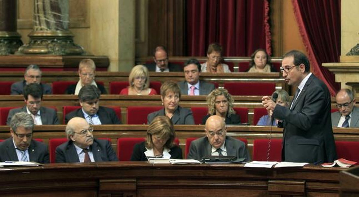 El ’conseller’ de Interior, Ramon Espadaler, durante su intervención en el pleno del Parlament, este miércoles. El ’conseller’ de Interior, Ramon Espadaler, durante su intervención en el pleno del Parlament, este miércoles.
