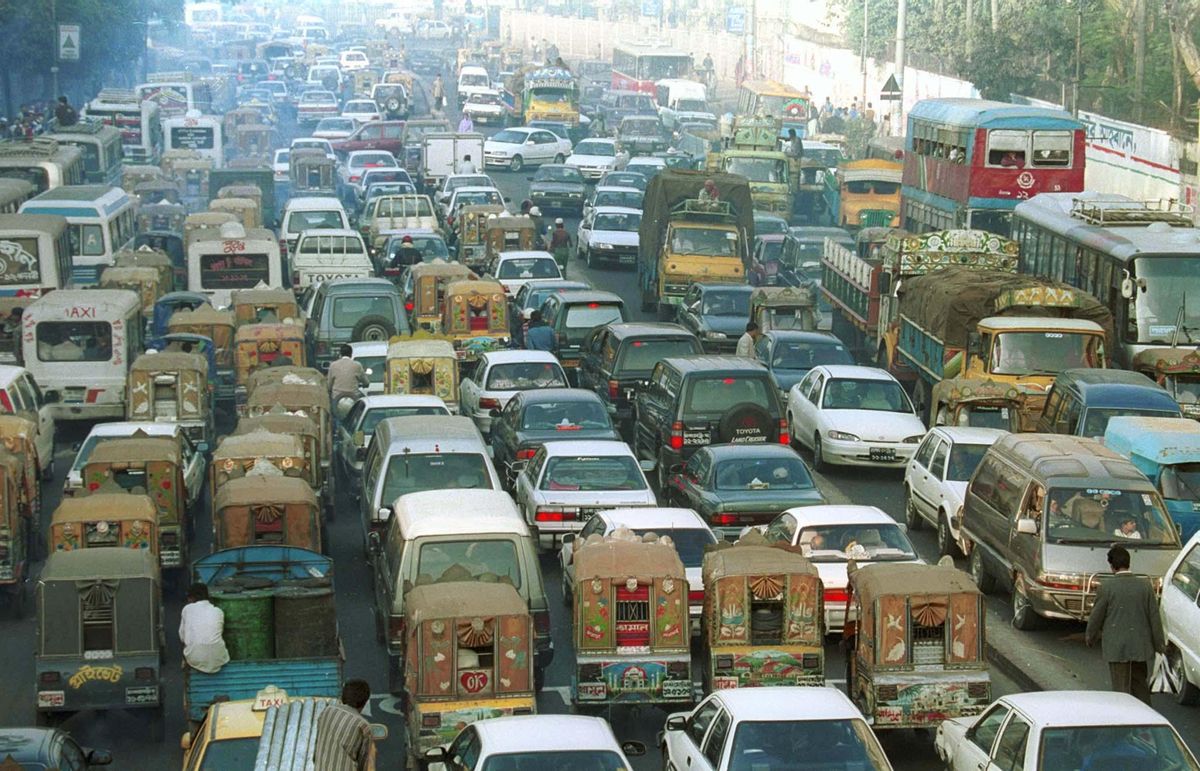 La ciudad de Dhaka, colapsada de tráfico La ciudad de Dhaka, colapsada de tráfico