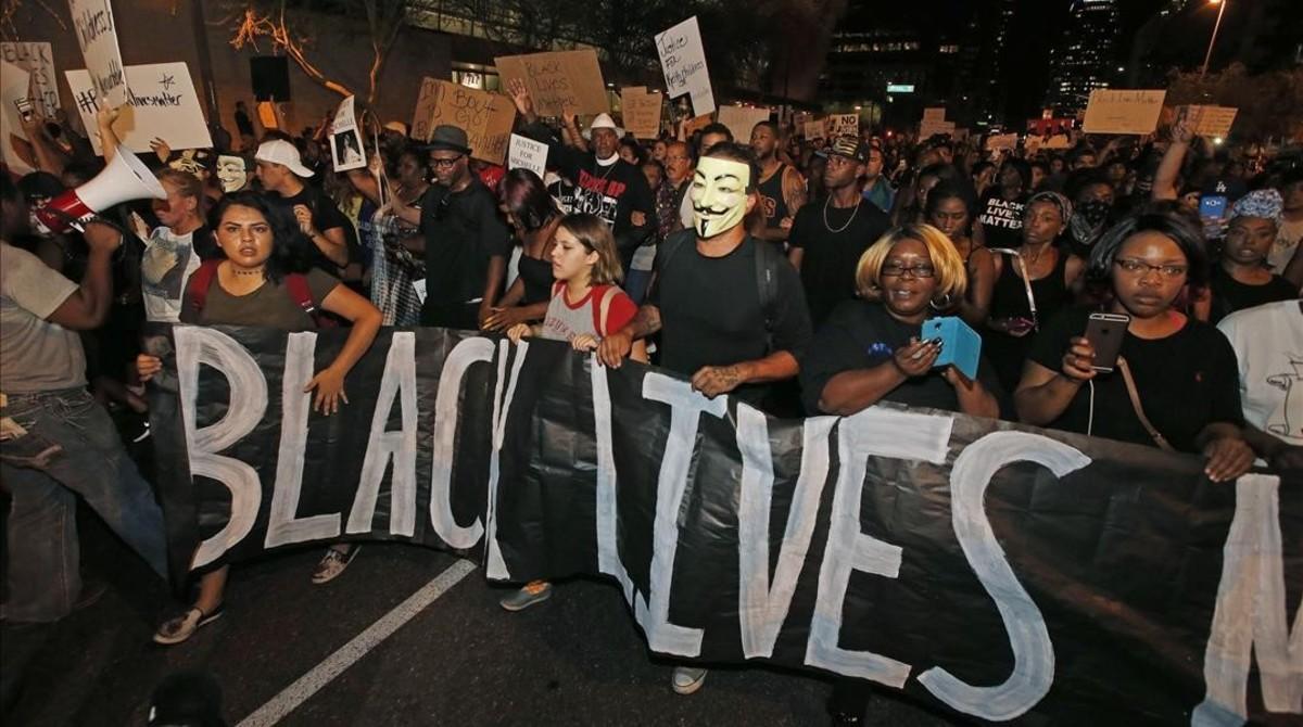 Cabecera de la marcha en Phoenix, el viernes.