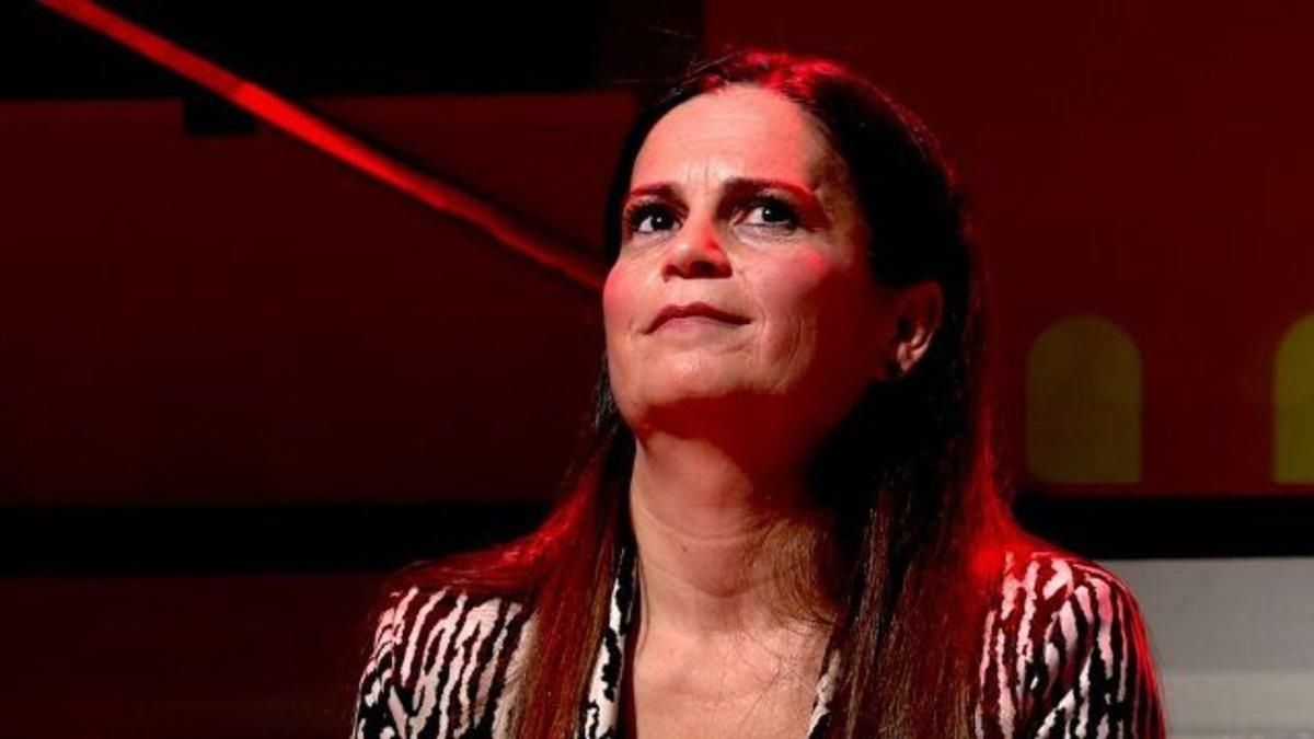 Pepi Valladares confiesa que ayudó a Isabel Pantoja a sacar fajos de billetes en medio de un registro policial Pepi Valladares confiesa que ayudó a Isabel Pantoja a sacar fajos de billetes en medio de un registro policial