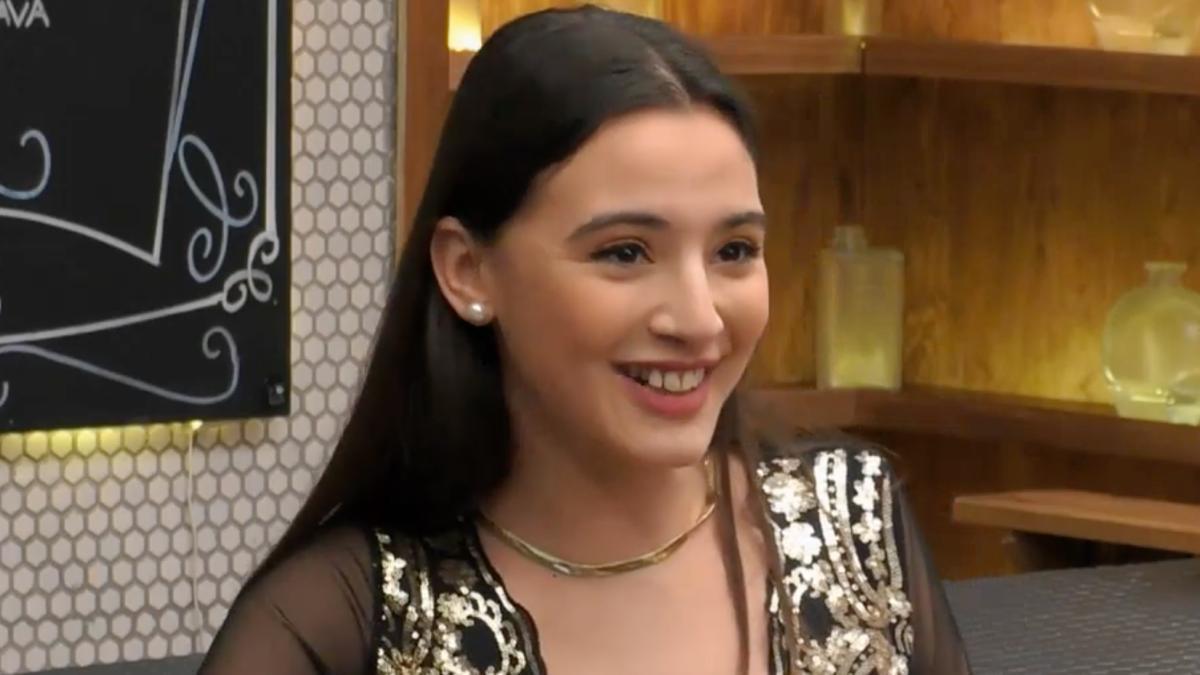 La loca confesión de Xenia en 'First Dates' "Luego me hago la estrellita de mar”