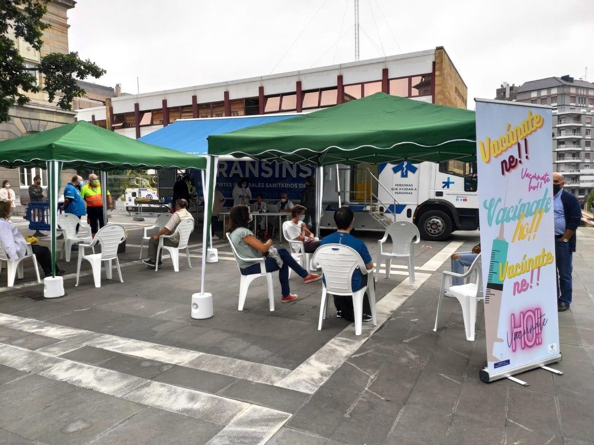 La Comunidad Valenciana administrará la tercera dosis para el personal sanitario y mayores de 60 años La Comunidad Valenciana administrará la tercera dosis para el personal sanitario y mayores de 60 años