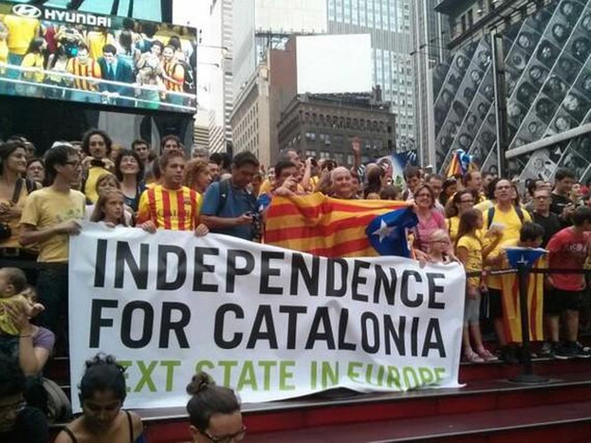 Cadena humana independentista en Times Square, en Nueva York. Cadena humana independentista en Times Square, en Nueva York.