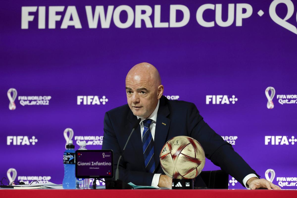 DOHA, 16/12/2022.- El suizo Gianni Infantino, presidente de la FIFA, destacó el gran éxito del Mundial de Qatar 2022 a falta de que se disputen dos partidos, el Croacia-Marruecos, por el tercer puesto, y la final, Argentina-Francia, este viernes en Doha  EFE/Alberto Estévez