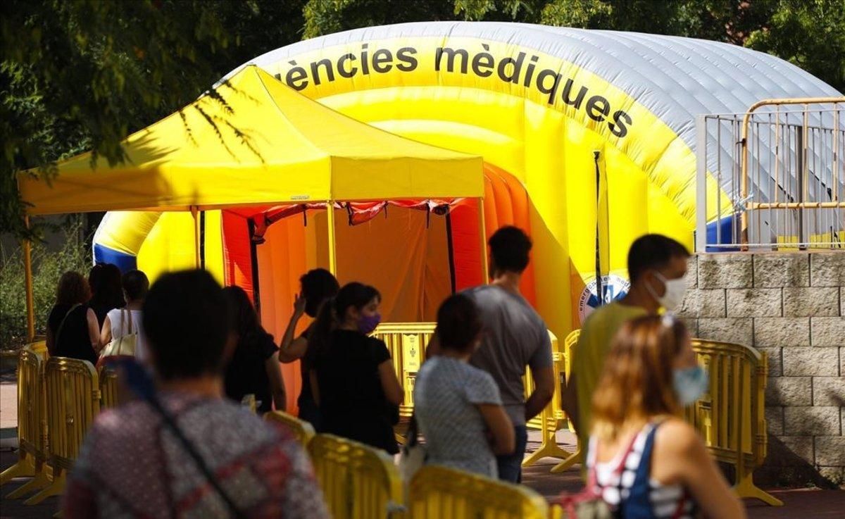 Una de las carpas en las que se han realizado pruebas PCR en la ciudad de Sabadell. Una de las carpas en las que se han realizado pruebas PCR en la ciudad de Sabadell.