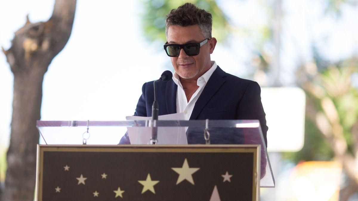 Alejandro Sanz inaugura la seva estrella a Hollywood: «Arriba en el moment just» Alejandro Sanz inaugura la seva estrella a Hollywood: «Arriba en el moment just»