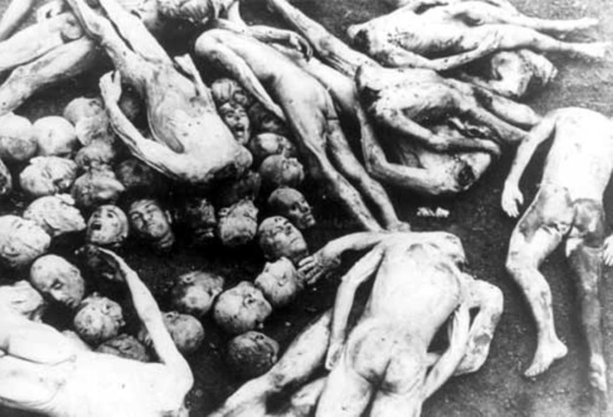 Cadáveres en Auschwitz.