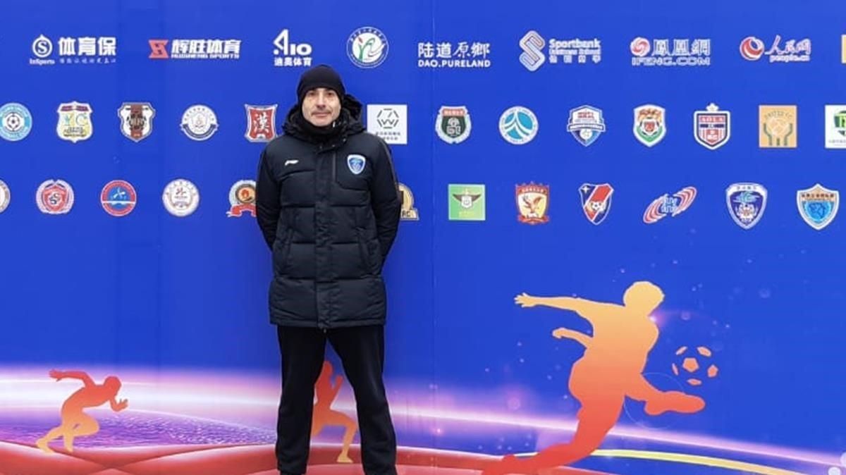 Albert Aumatell, entrenador de porteros, en un acto deportivo en China. Albert Aumatell, entrenador de porteros, en un acto deportivo en China.