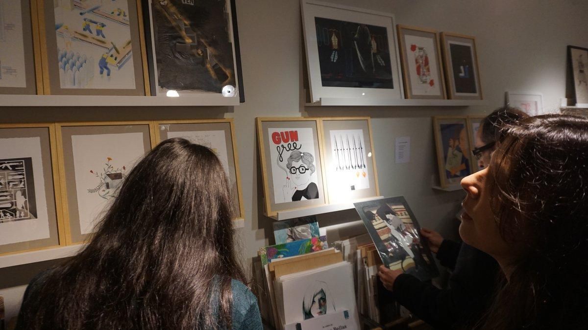 La exposición ’Contra la venta de armas’, en el día de su inauguración. La exposición ’Contra la venta de armas’, en el día de su inauguración.