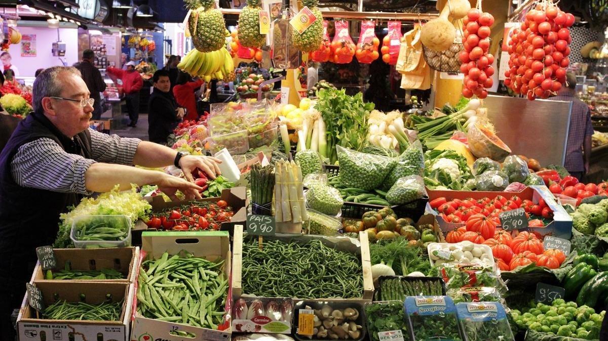 Una dieta rica en frutas y verduras ayuda a proteger las funciones cerebrales.