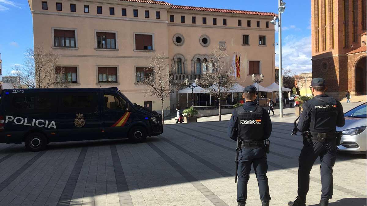 Registros en el Ayuntamiento de Cornellà en una operación anticorrupción.