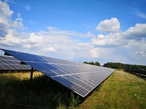 La producció i el consum d’energies d’origen renovable són essencials per a l’economia circular