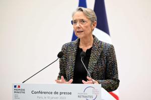 La primera ministra francesa, Elisabeth Borne, durante la rueda de prensa para explicar la reforma de las pensiones, este martes.