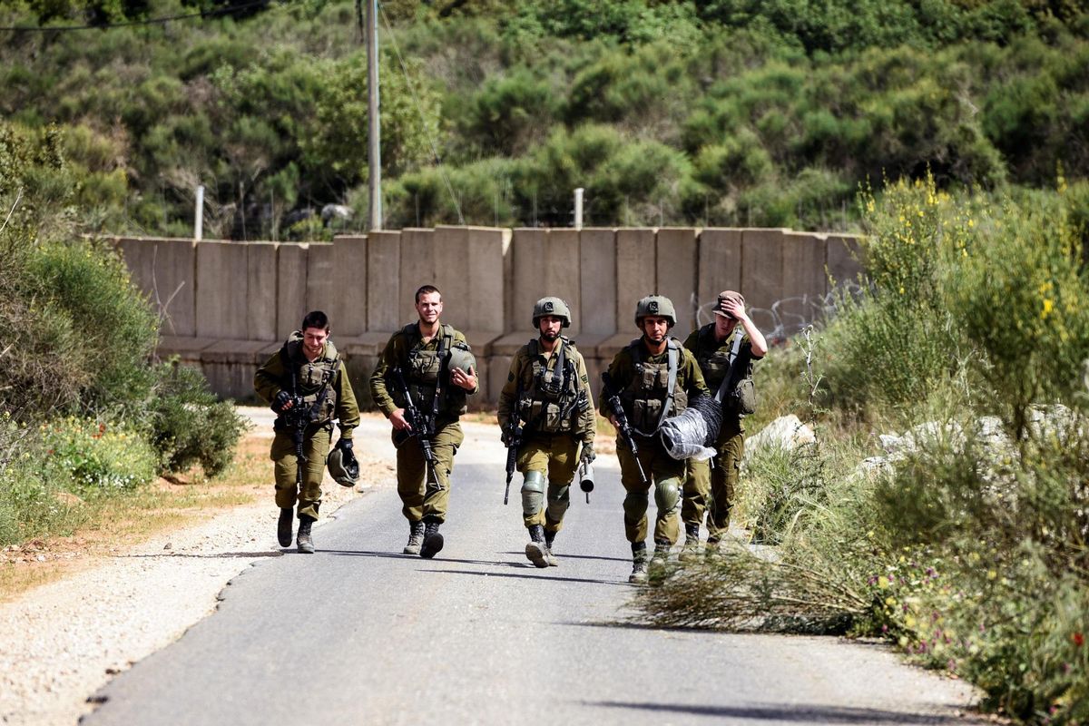 Soldados israelís junto a la frontera con el Líbano. Soldados israelís junto a la frontera con el Líbano.