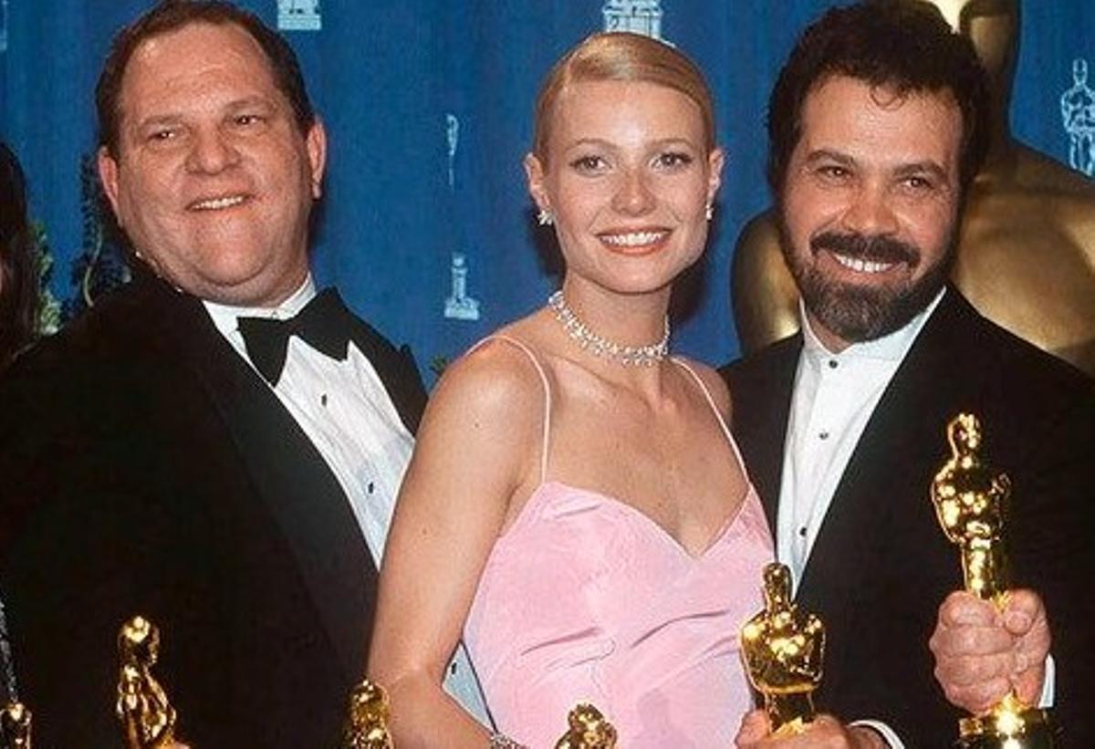 Weinstein y Paltrow, recogiendo la cosecha de Oscar que se llevó ’Shakespeare in love’.