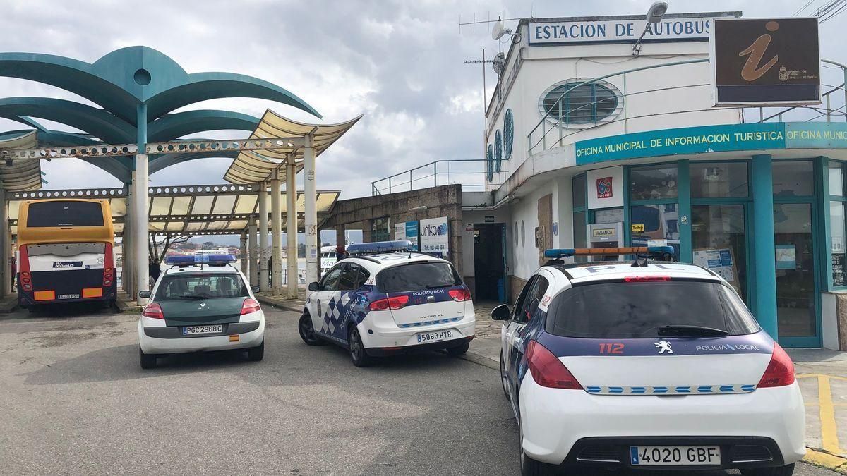Detienen a dos jóvenes por una presunta agresión sexual a dos menores en Pontevedra Detienen a dos jóvenes por una presunta agresión sexual a dos menores en Pontevedra