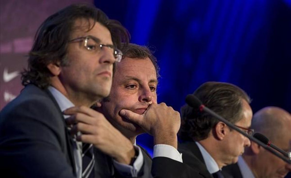 Freixa, en primer término, en una rueda de prensa. Freixa, en primer término, en una rueda de prensa.
