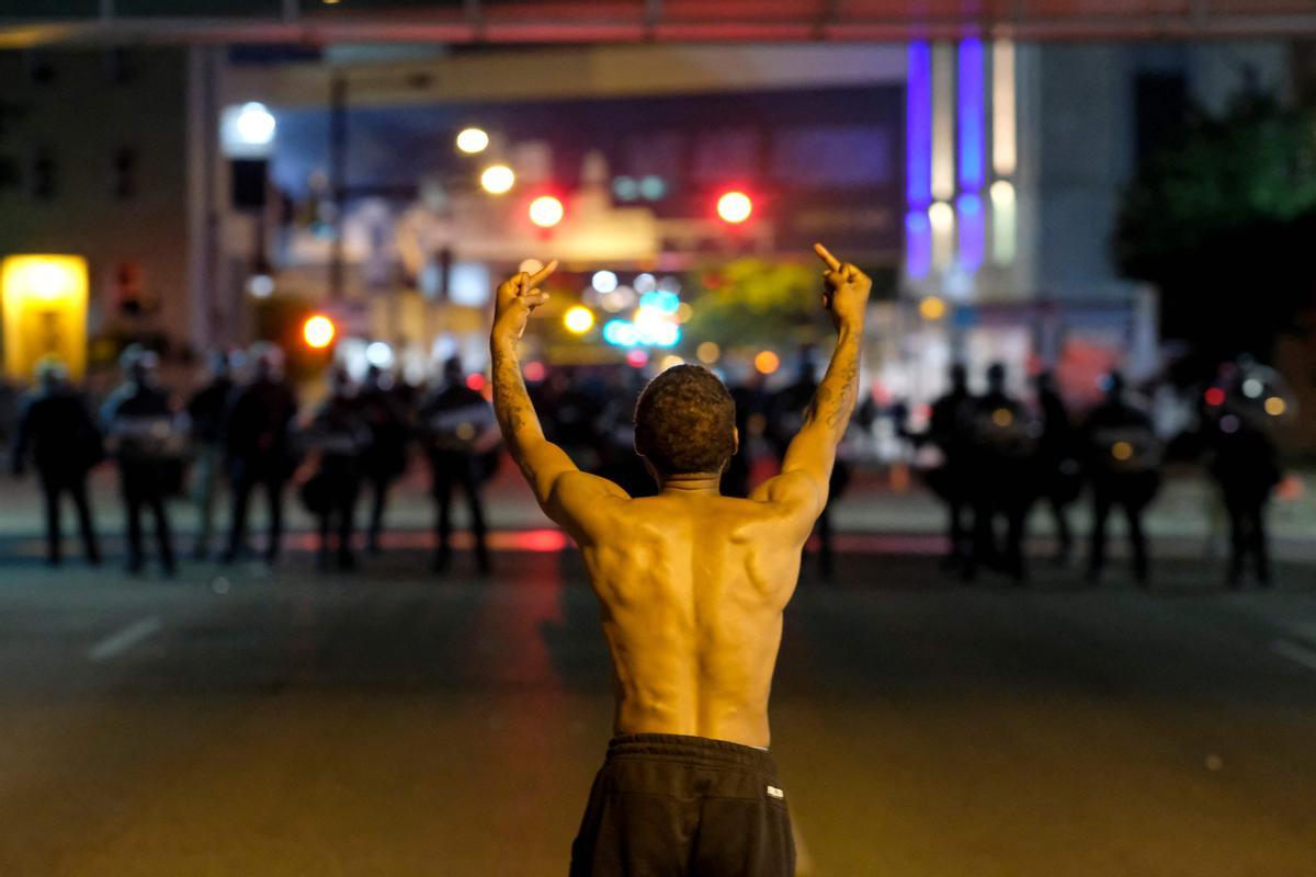 Protestas En Akron Ohio Estados Unidos Tras Divulgarse Un Vídeo De Un Hombre Negro 5264