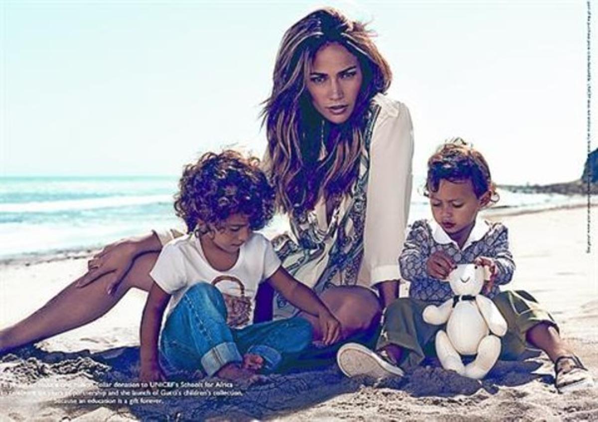 Jennifer Lopez coloca a sus hijos en un anuncio