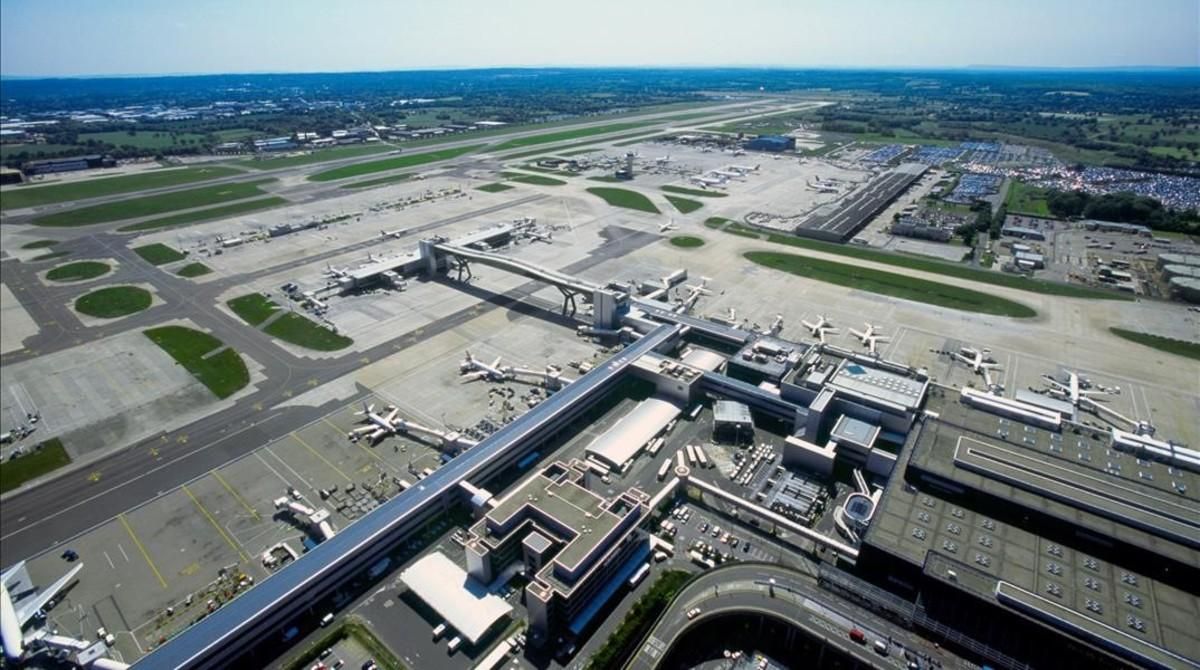 Vista aérea del aeropuerto londinense de Gatwick. Vista aérea del aeropuerto londinense de Gatwick.
