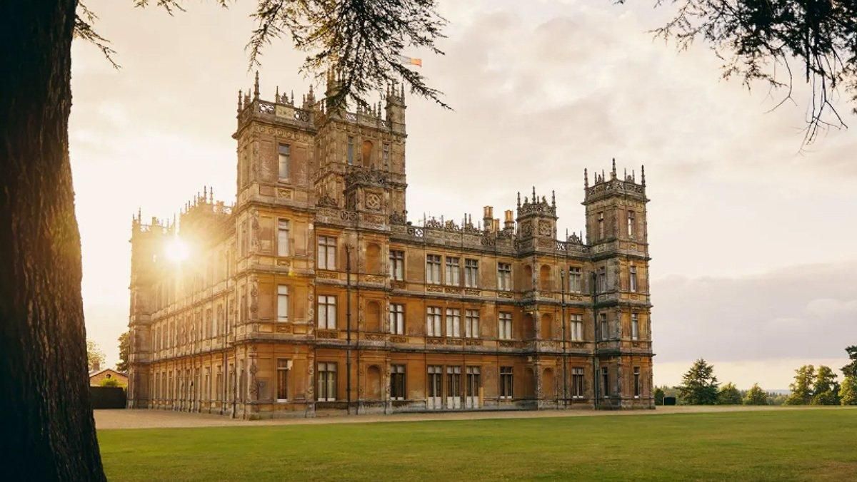 El castillo de Highclere donde se rodaron las 6 temporadas de ’Downton Abbey’. El castillo de Highclere donde se rodaron las 6 temporadas de ’Downton Abbey’.