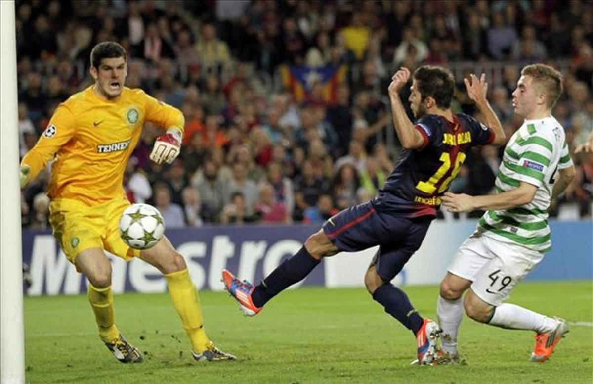 Jordi Alba marca el segundo gol del Barça, en el partido del martes contra el Celtic de Glasgow.