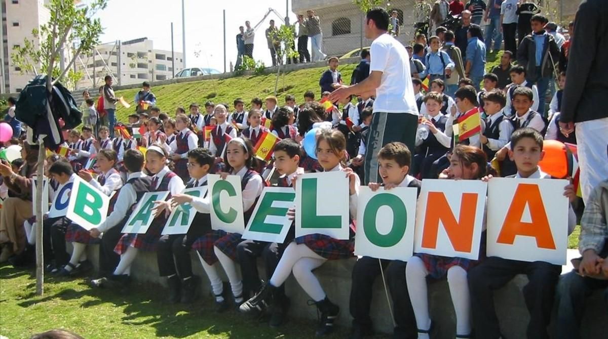 Niños palestinos en la inauguracion del Barcelona Peace Park en la ciudad de Gaza. Niños palestinos en la inauguracion del Barcelona Peace Park en la ciudad de Gaza.