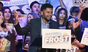 Maxwell Alejandro Frost, el demócrata de 25 años que se ha convertido en el primer congresista de la Generación Z en EEUU.