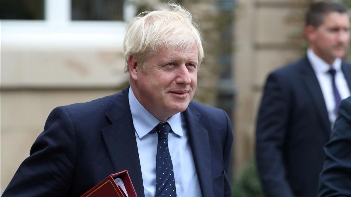 El primer ministro británico, Boris Johnson, tras reunirse con su homólogo de Luxemburgo, este lunes. El primer ministro británico, Boris Johnson, tras reunirse con su homólogo de Luxemburgo, este lunes.