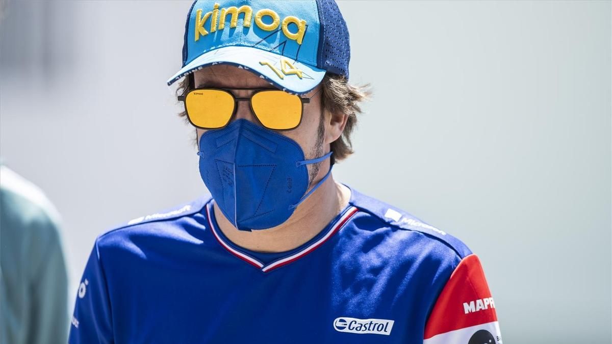 Fernando Alonso, en el ’paddock’ de Montmeló. Fernando Alonso, en el ’paddock’ de Montmeló.