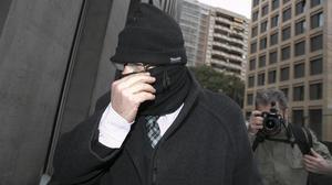 Joaquim Benítez entra en el Instituto de Medicina Legal de Catalunya para hacerse una revisión ordenada por el juez, en febrero del 2016.