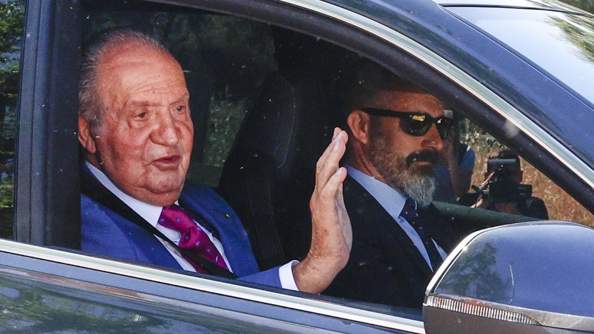 El rey Juan Carlos I a su llegada al palacio de la Zarzuela.