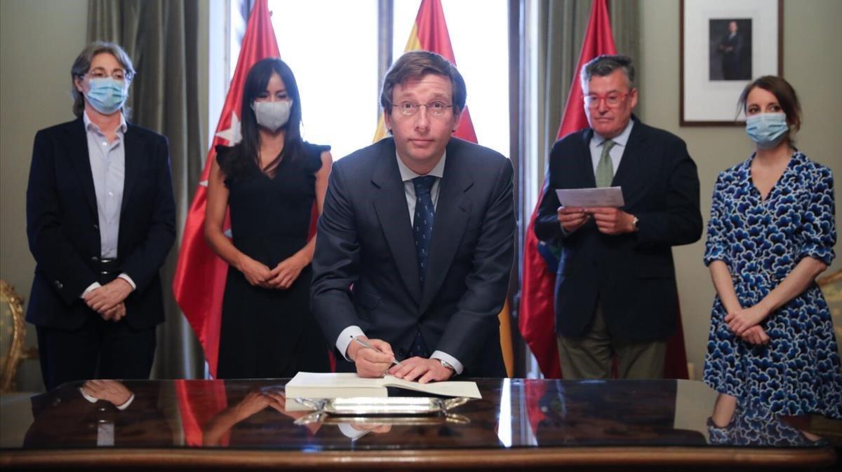 Madrid firma els 'Acords de la Vila' per a la reconstrucció de la capital